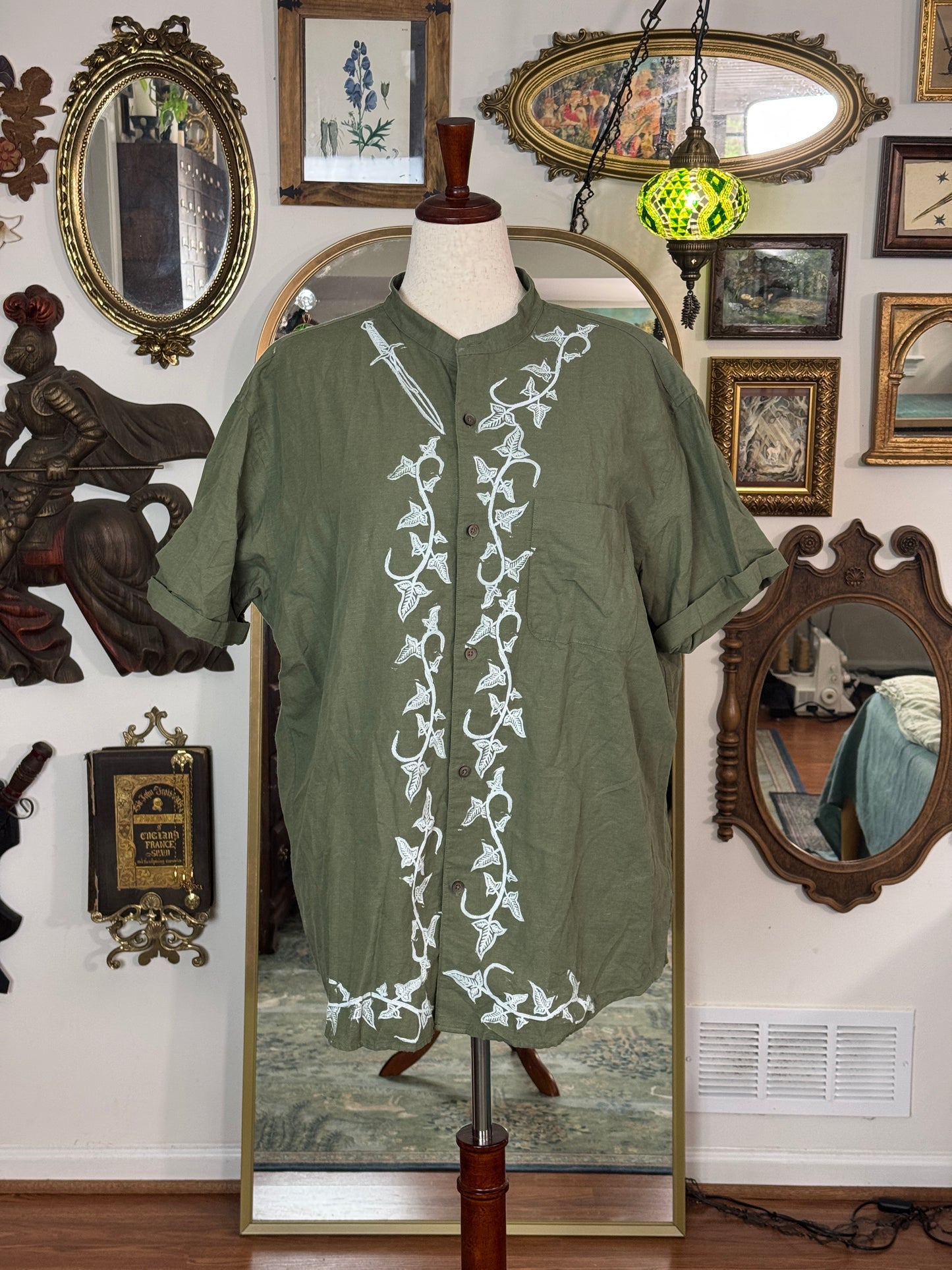 Halfling's Courage Button Up