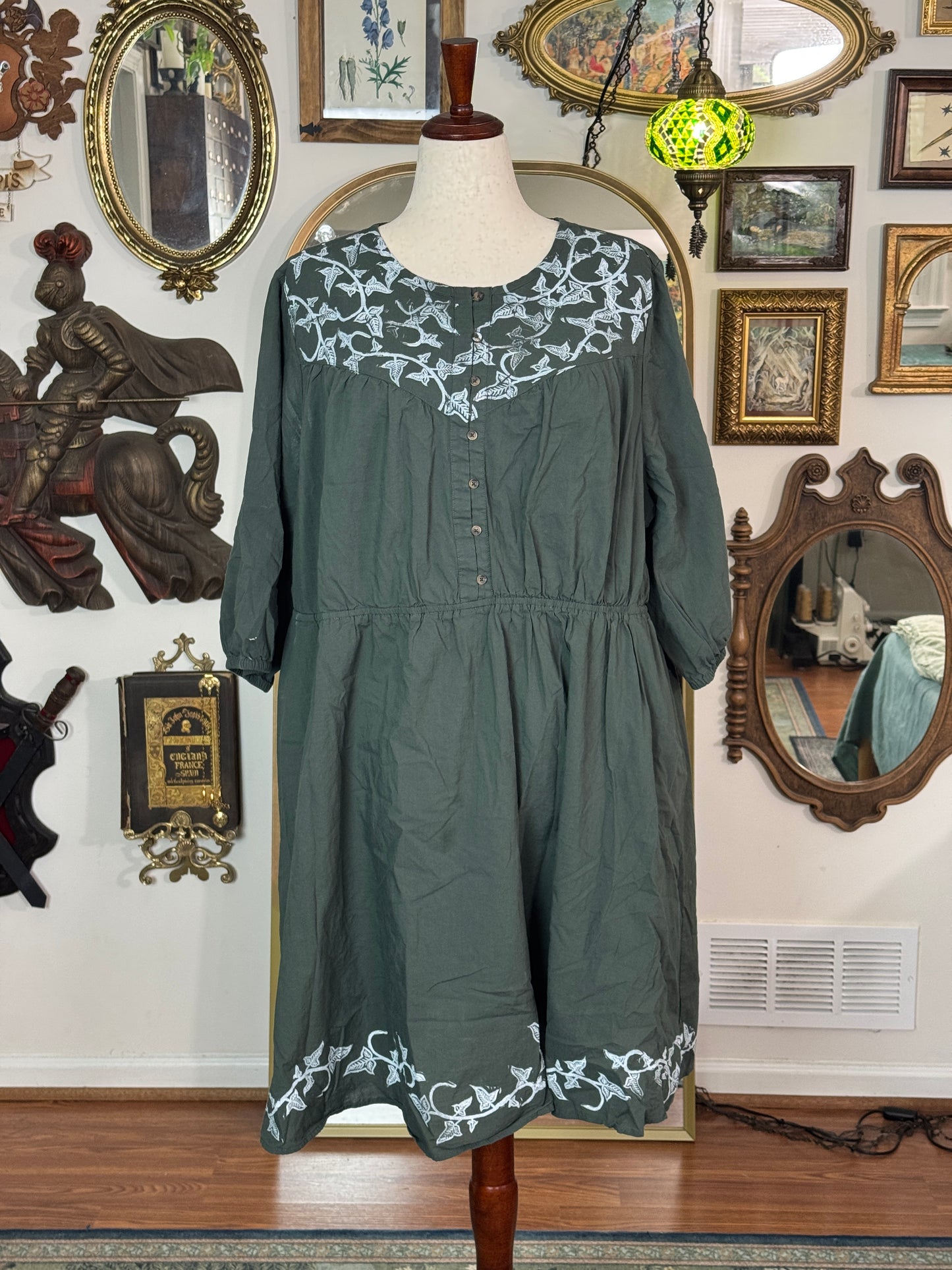 Halfling's Courage Dress