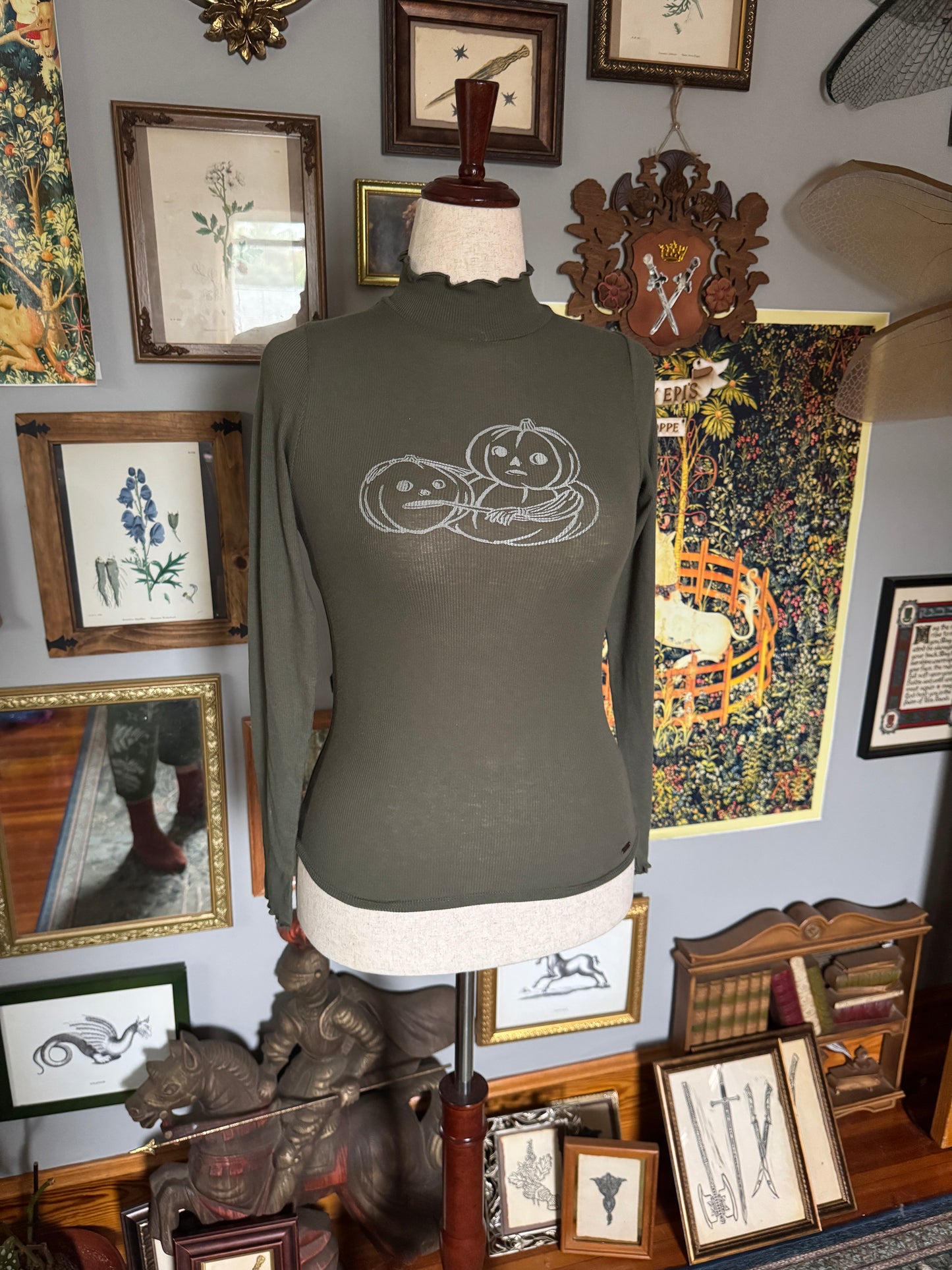 Skelly Crafts Top