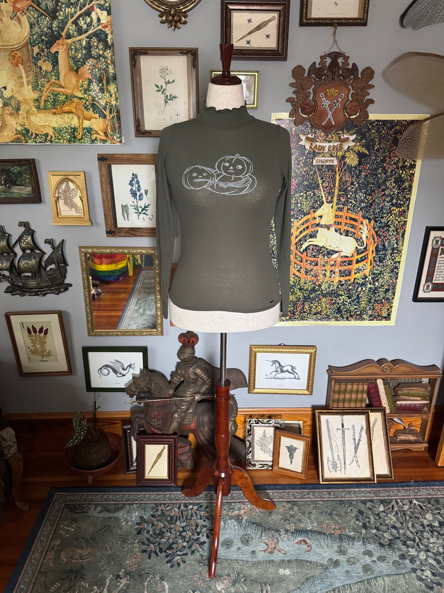 Skelly Crafts Top