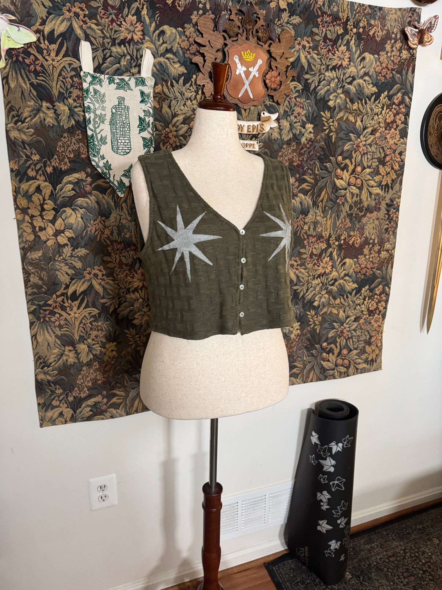 Weirdeival Crop Vest